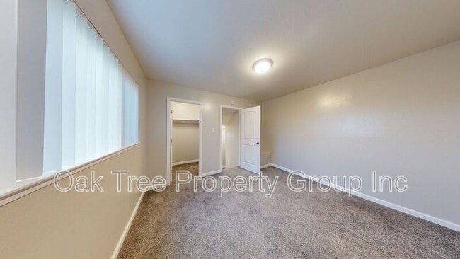 Building Photo - 2377 Downer Ave