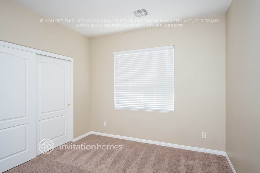 Building Photo - 915 Golden Poppy St