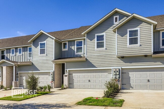 Building Photo - Harwood Plan