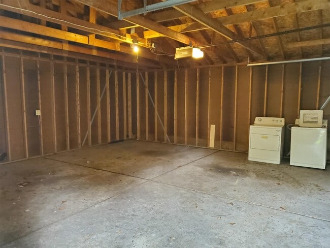 Building Photo - 8224 Riverdale St