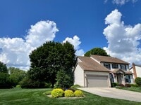 Building Photo - 758 N Starr Dr