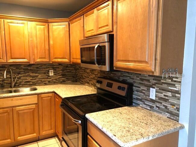 Building Photo - 4662 Home Ave