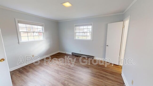 Building Photo - 108 Wilson St