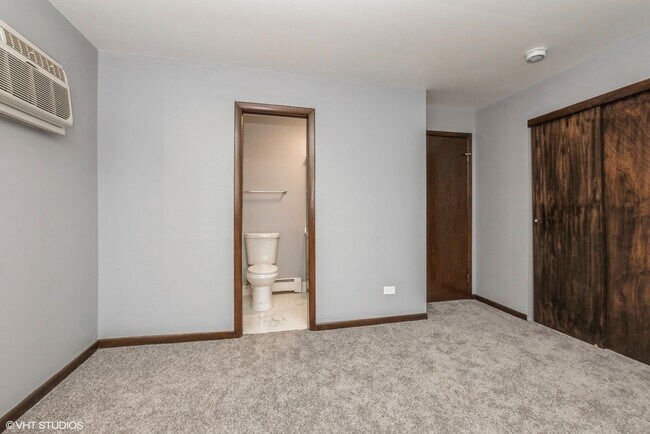 Building Photo - 7755 Roberts Rd