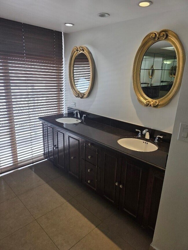 Building Photo - 19355 Turnberry Way