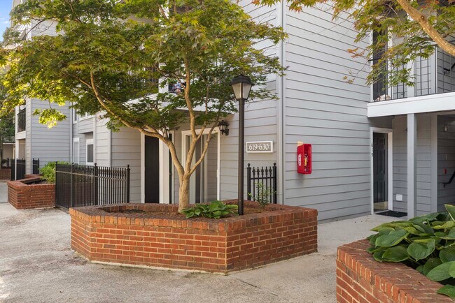 Building Photo - 619 Granville Ct