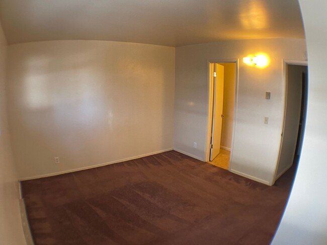 Building Photo - 924 N Leroux St