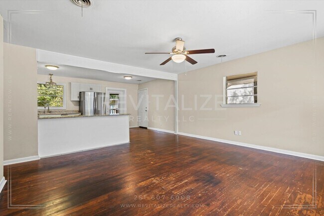 Building Photo - Stylish 3 Bed Brick Home | Modern Kitchen + Large Private Backyard