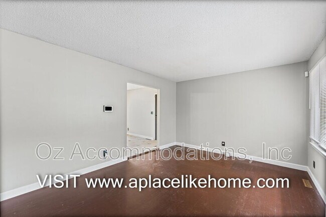 Building Photo - 8201 E 110th St
