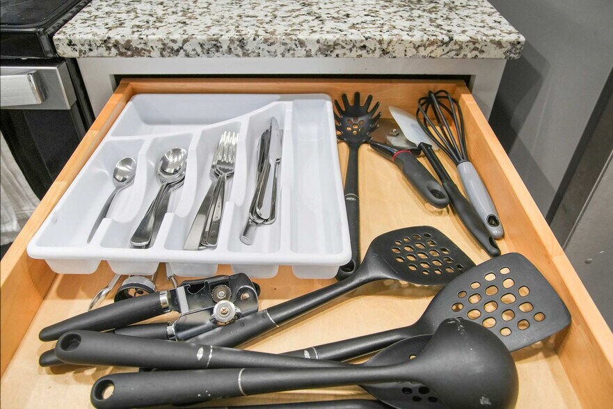 Building Photo - 209 9th St