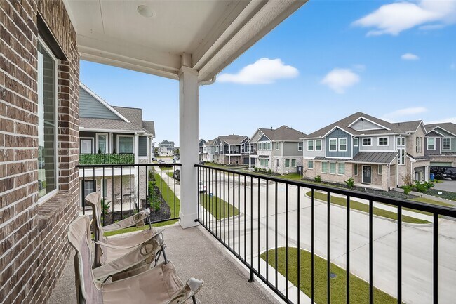 Building Photo - 15162 Post Oak Fls Dr