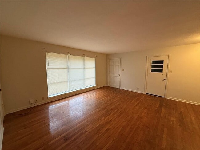 Building Photo - 2465 Rothfield Pl