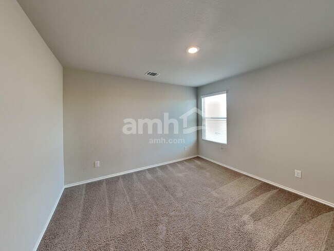 Building Photo - 10515 Varmus Dr