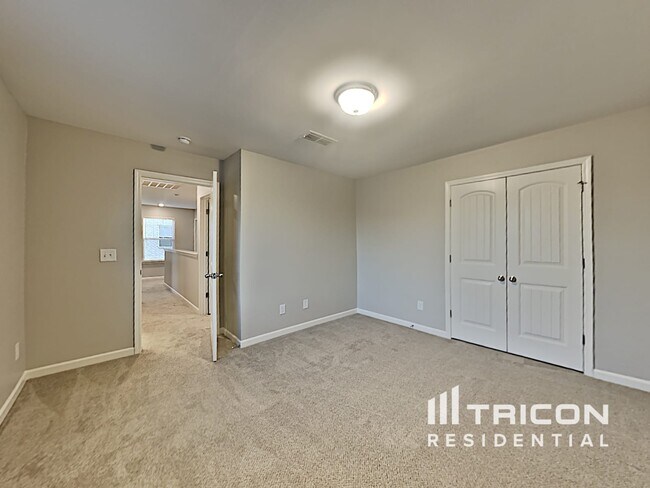 Building Photo - 604 Eagle View Dr
