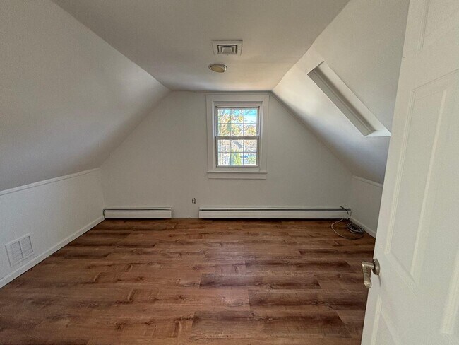Building Photo - 303 West Ln