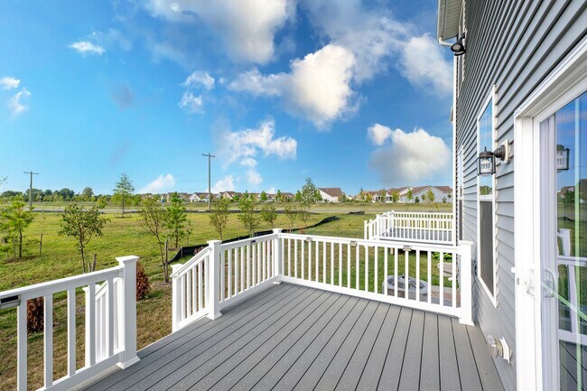 Building Photo - Family-Friendly Townhome for Rent in Baker...