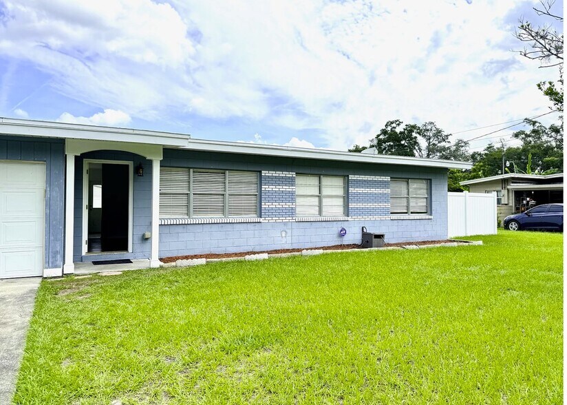 Building Photo - 1515 Sawyerwood Ave