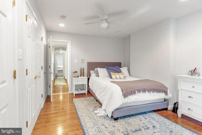 Building Photo - 920 S 16th St