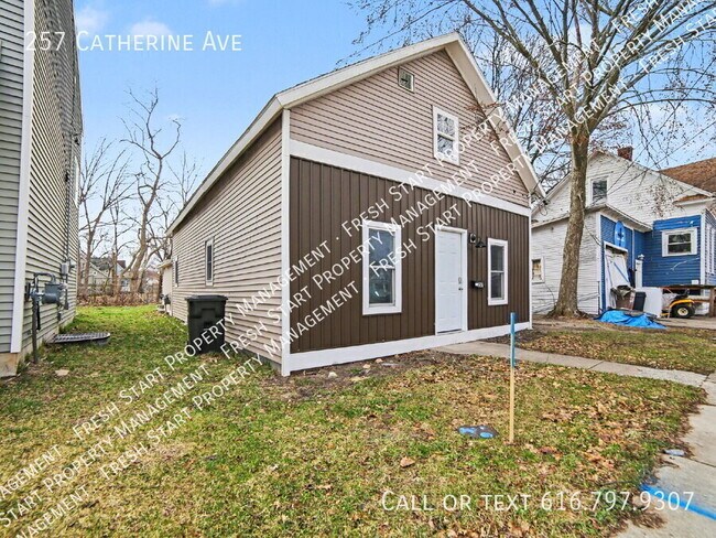 Building Photo - 257 Catherine Ave