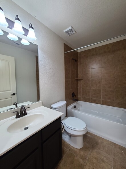 Building Photo - 3080 Peyton Brook Dr