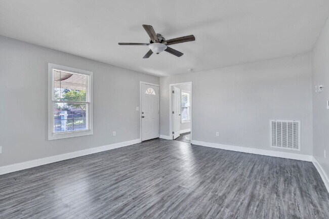 Building Photo - Cozy & Convenient 2BR, 1.5BA Greer Rental Near Downtown! $1,300/mo rent
