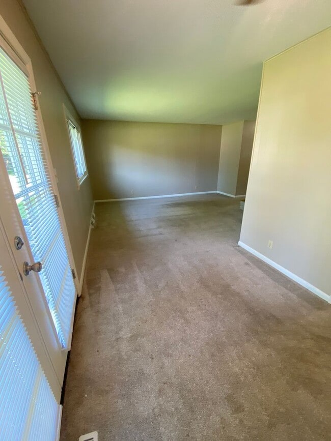 Building Photo - 1953 S Missouri Ave