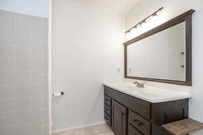 Building Photo - 7392 Creekwood Dr