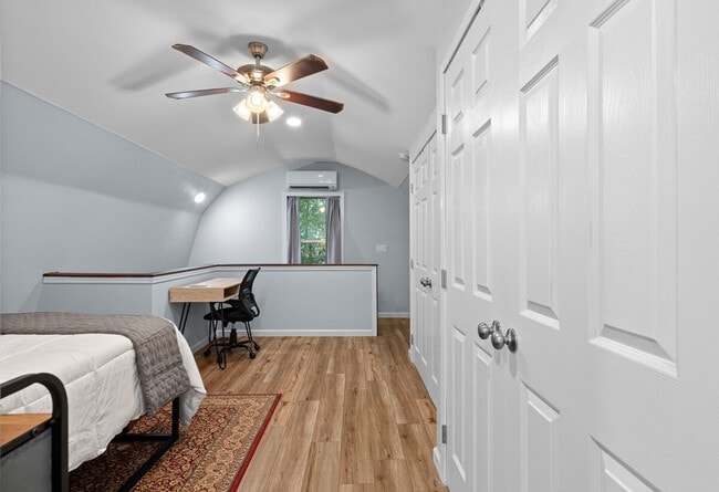 Building Photo - 2 Mead Dr