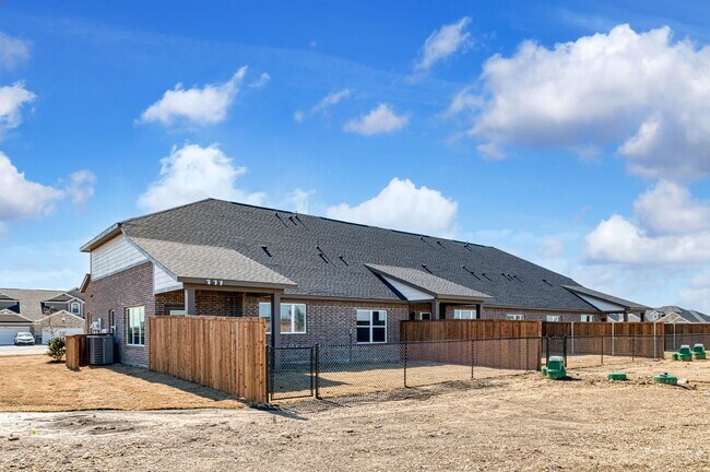 Building Photo - AVAILABLE NOW! CUL-DE-SAC TRIPLEX LOT LOCATED ON 1-ACRE IN MIDLOTHIAN, TX!