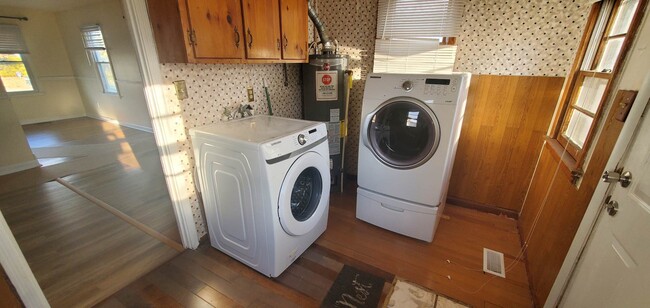 Laundry room - 69 Sycamore Ave