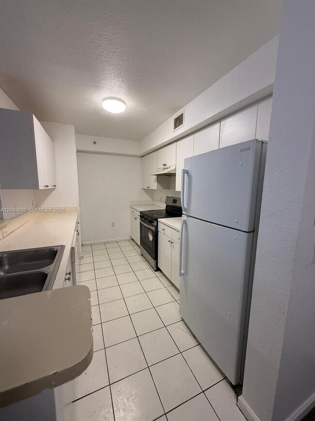 Building Photo - 15470 SW 284th St