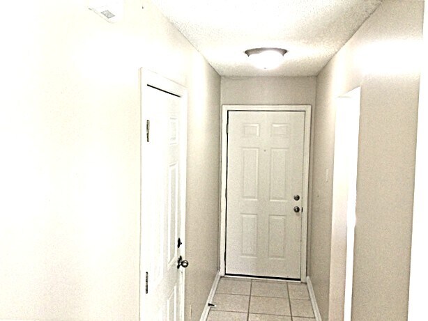 Building Photo - 4491 Cobblefield Cir W