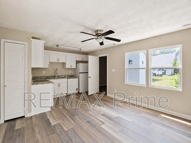 Building Photo - 4021 Sloop Trail