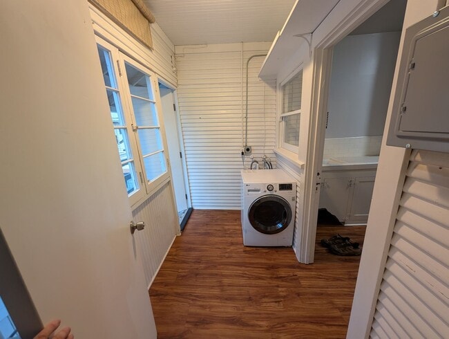 Building Photo - 92035th