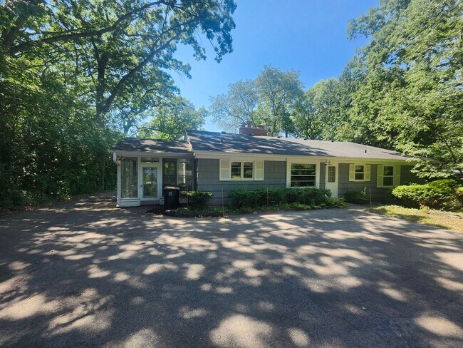 Building Photo - West Side Near Hoyt Park Single Family House