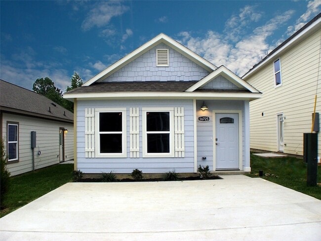 Primary Photo - 16725 Stonefield St