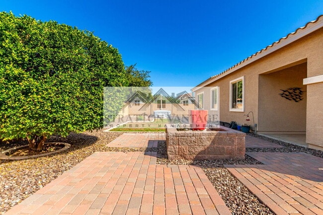 Building Photo - 21004 E Sunset Dr