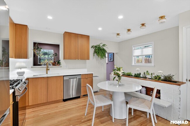 Building Photo - 316 East St