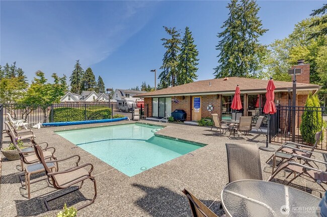 Building Photo - 1 Bed 2 Bath View Point Community TOP Floor Condo