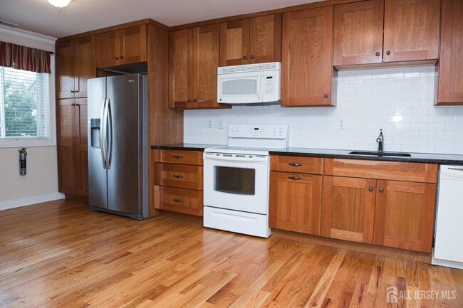 Building Photo - 93 Tennyson Dr