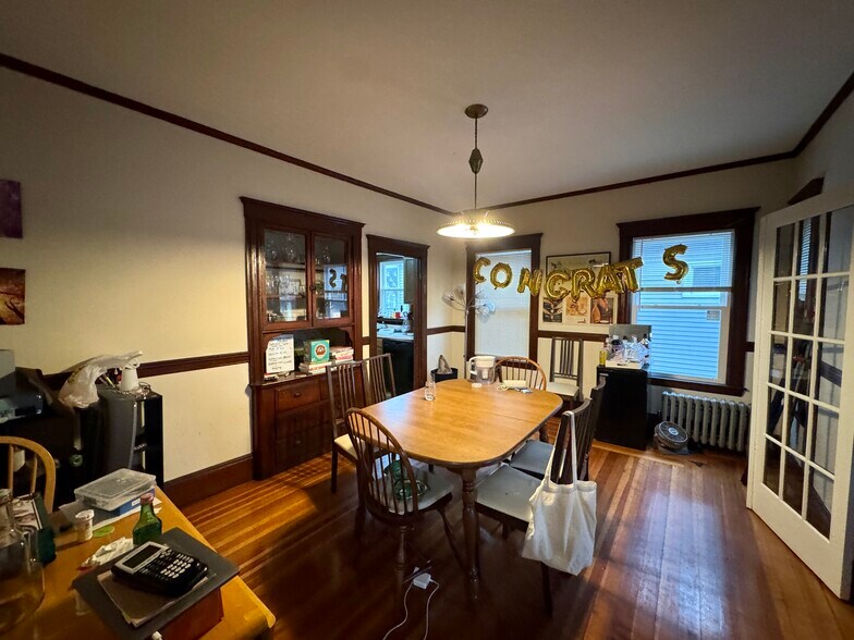 Building Photo - 195 College Ave