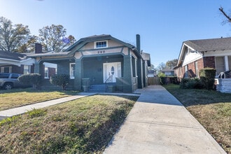 Building Photo - Updated Midtown charmer