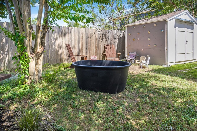 Building Photo - 904 Melted Candle Cove