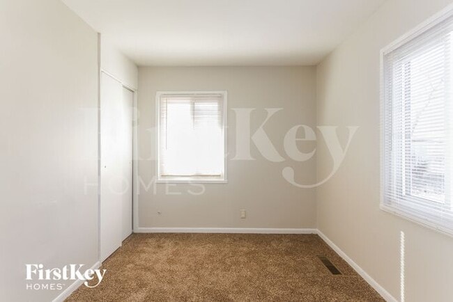 Building Photo - 4014 Red Bird Dr