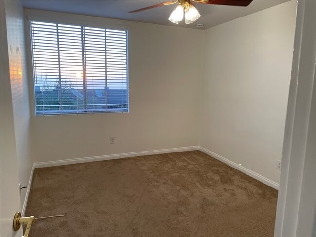 Building Photo - 6542 Ocean Crest Dr