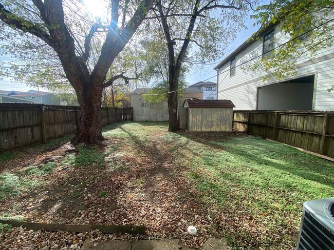 Building Photo - Two Bedroom House in the Nations! Fenced i...