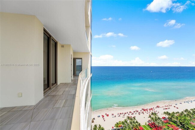Building Photo - 17901 Collins Ave