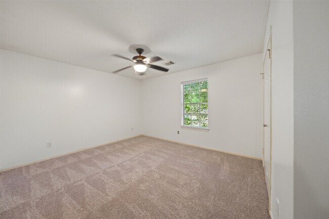Building Photo - 4422 Pine Breeze Dr