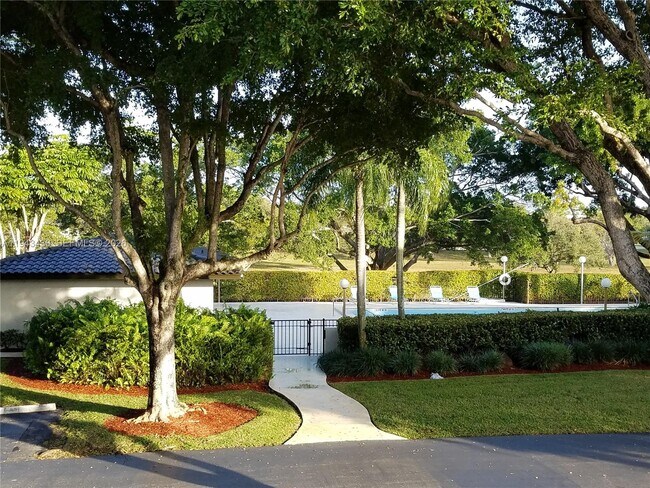 Building Photo - 8896 SW 62nd Terrace