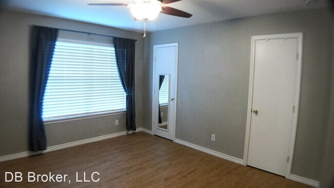 Building Photo - 2 br, 2.5 bath House - 8 Bratton Drive